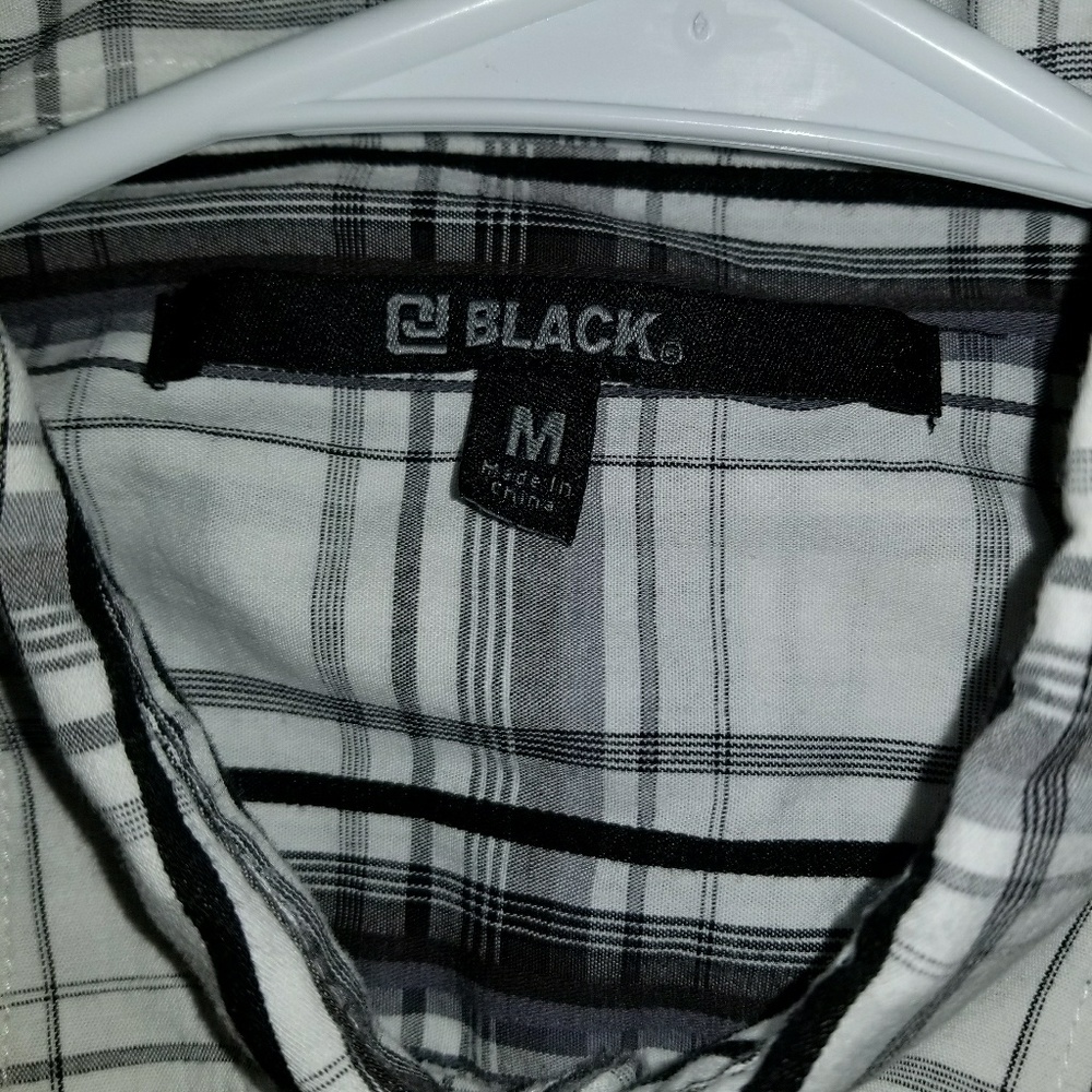 Button down - Picture 2 of 2